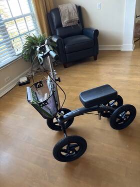 Zzrwal0aat Body Med New Unused Knee Scooter. Original Cost 200. Never Used