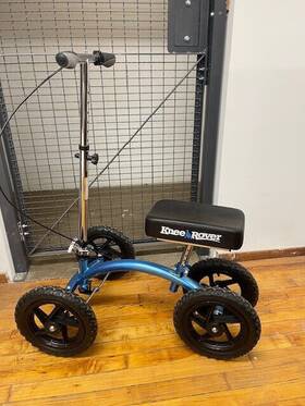 Krq-08 Kneerover Knee Rover Quad All Terrain Scooter Metallic Blue Great Condition Krq-08 Kneerover Knee Rover Quad All Terrain Scooter Metallic Blue Great Condition