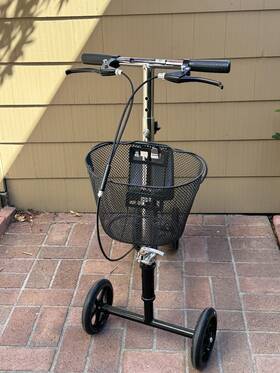 Mds8600064 Medline Manual Seated Knee Scooter 300 Lbs Capacity Black