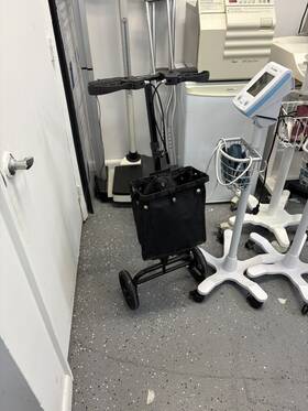 Mr11w0214-e16 Pennynana Knee Walker Scooter Mobility Alternative Crutches Wheelchair With Black Basket