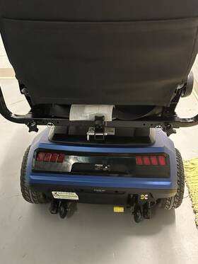 Md23102710 Pride Maxima 4-wheeled Electric Mobility Scooter Blue Padded Armrest Swivel Seat