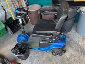 Sj208523060hfo Revo Mobility Scooter 2.0 Blue Lightly Used Available For Pick Up Or Shipping