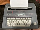 1989 Smith Corona Dx 4000SPELL Right Dictionary Electric Typewriter Tested. Fixed Price $50.00.